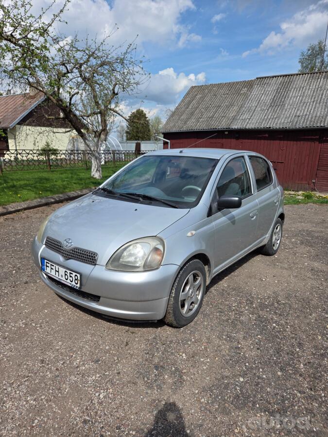 Toyota Yaris 1 generation