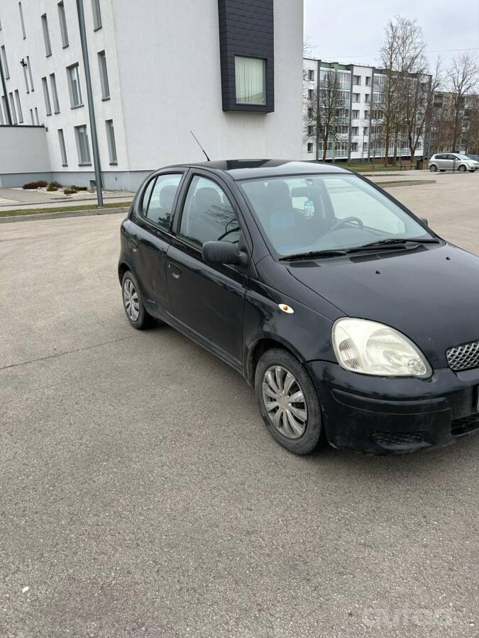Toyota Yaris 2 generation
