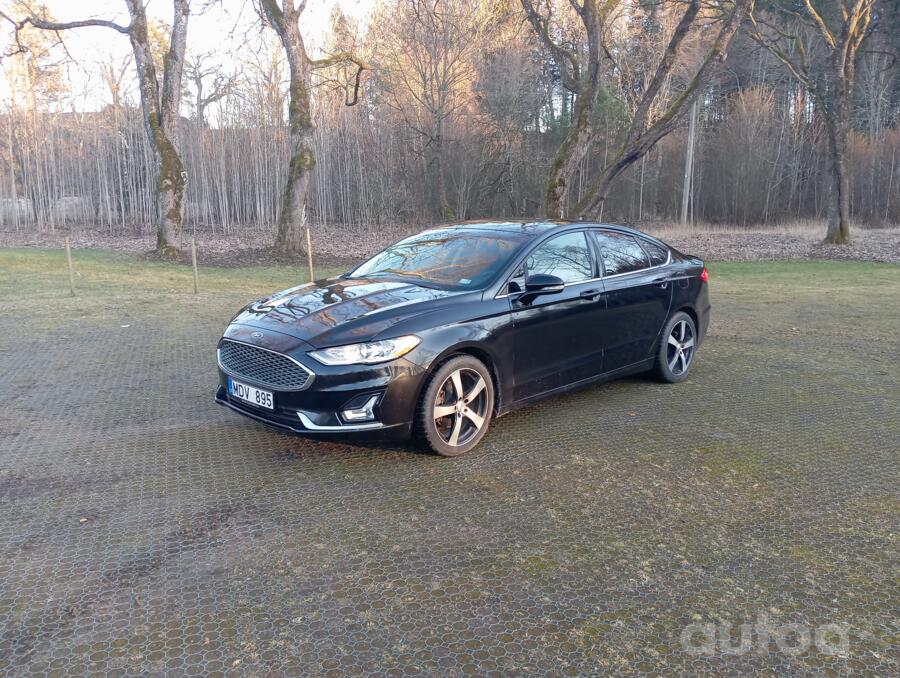 Ford Fusion (North America) 2 generation [restyling] Sedan