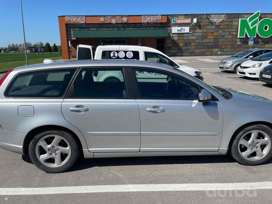 Volvo V50