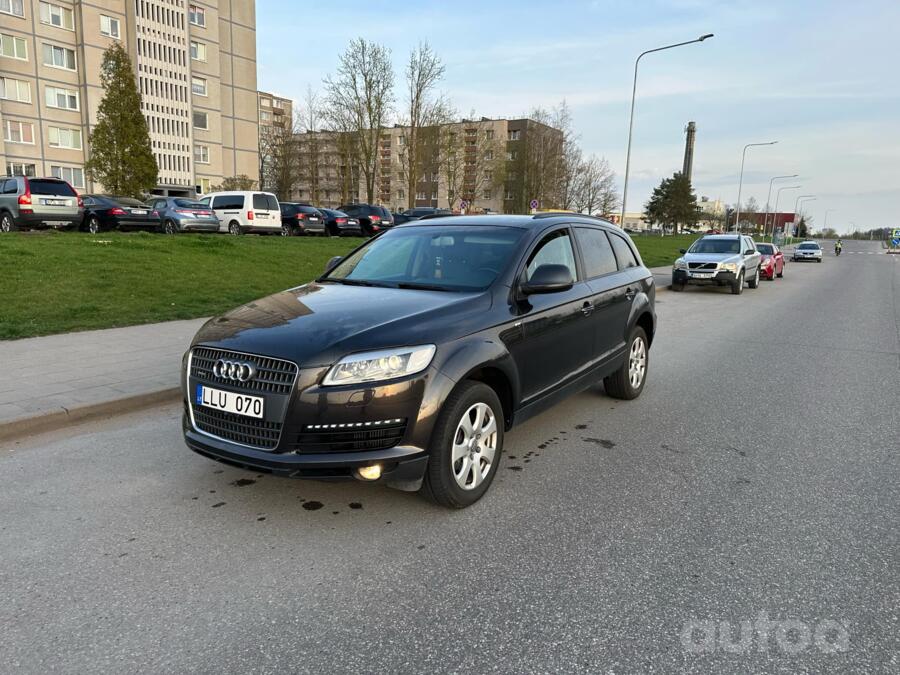 Audi Q7 4L Crossover