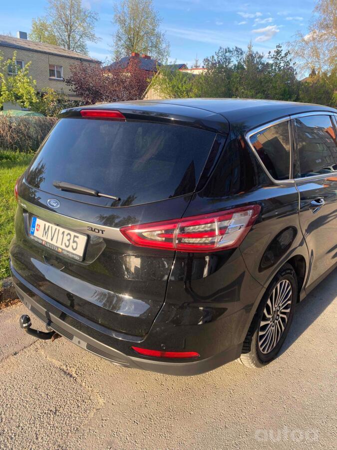 Ford S-Max