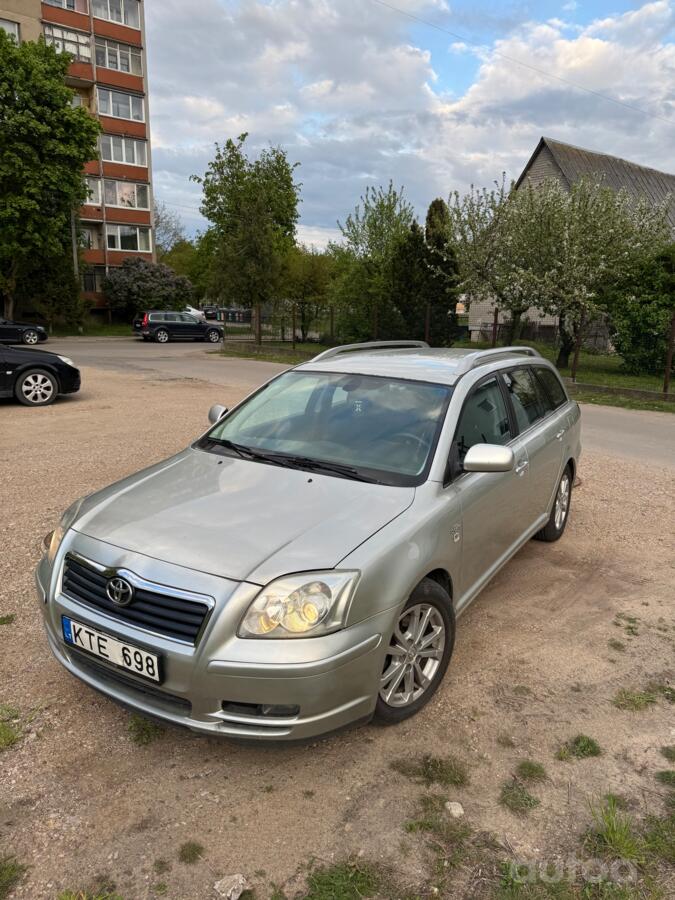 Toyota Avensis 2 generation wagon