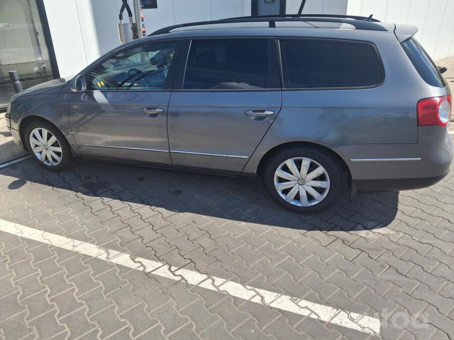 Volkswagen Passat B6 wagon 5-doors