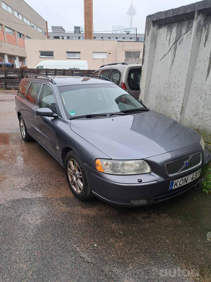 Volvo V70 2 generation [restyling] wagon 5-doors