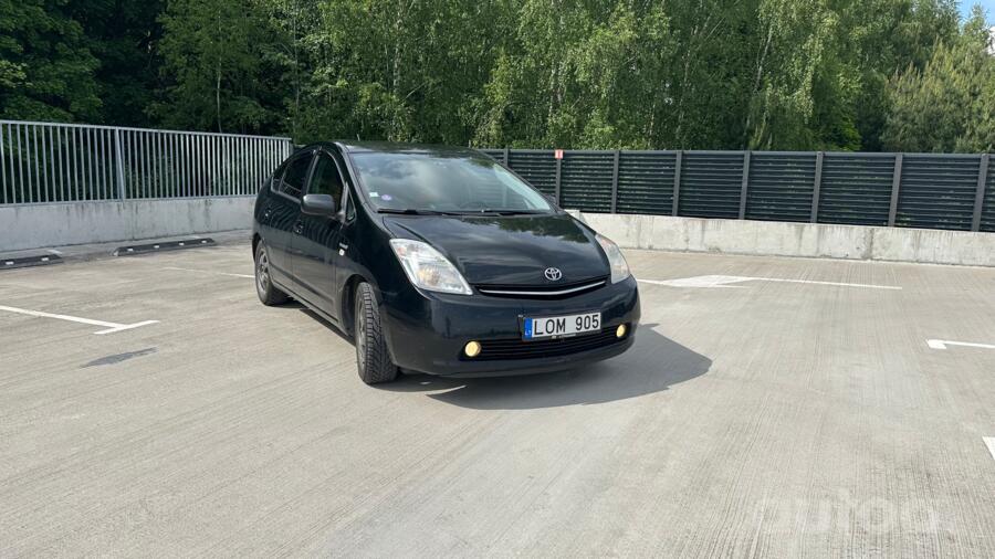 Toyota Prius 2 generation Hatchback