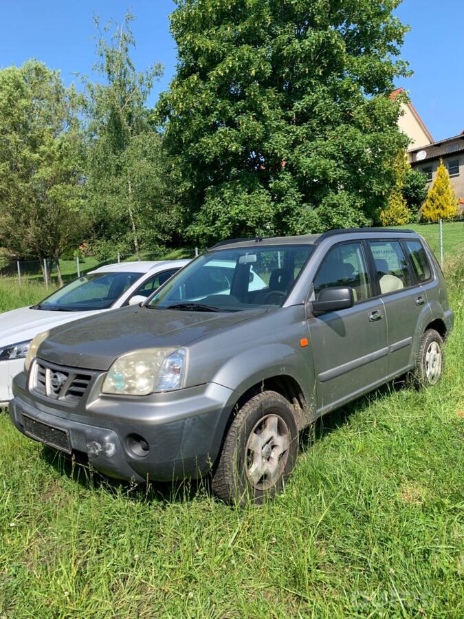 Nissan X-Trail T30 Crossover