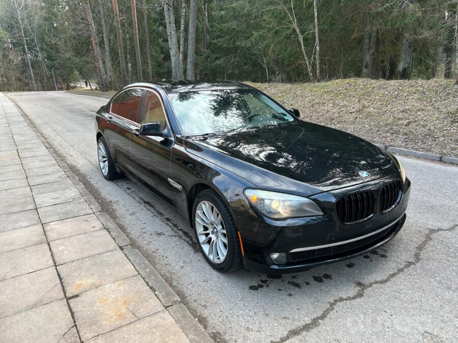 BMW 7 Series F01/F02 Sedan
