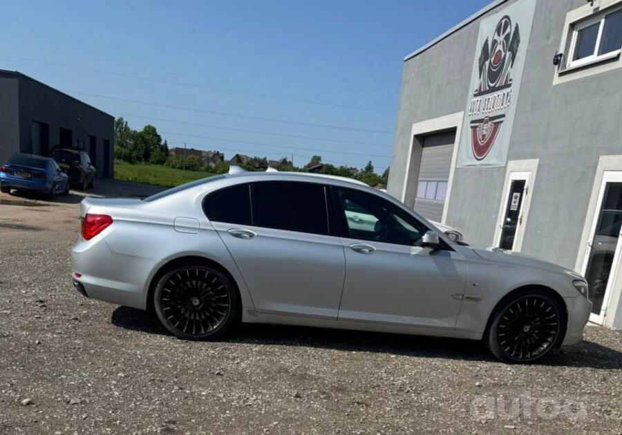 BMW 7 Series F01/F02 Sedan
