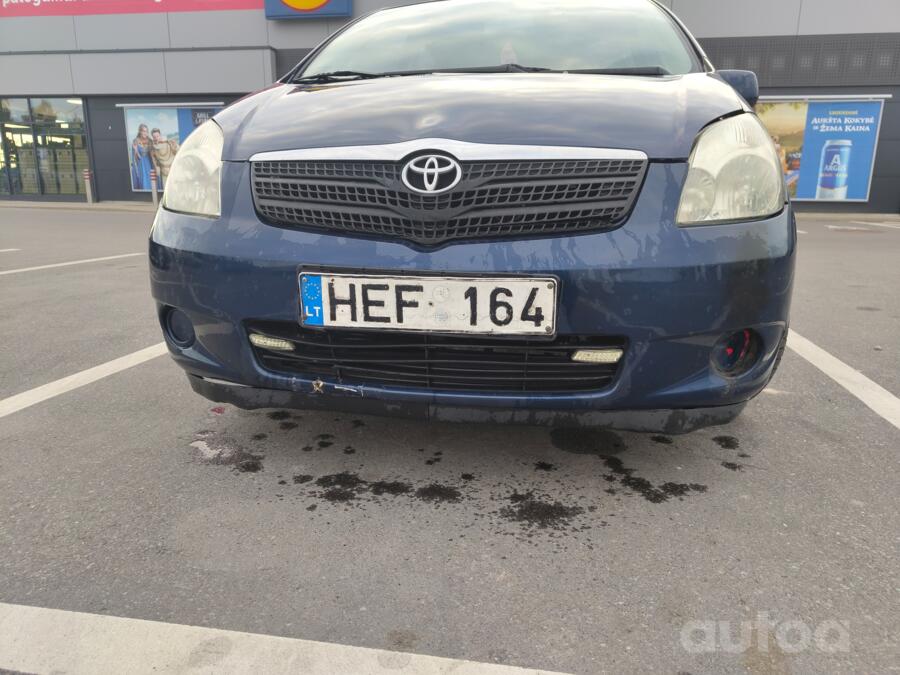 Toyota Corolla Verso 1 generation Minivan