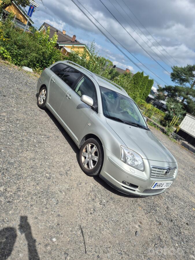 Toyota Avensis 2 generation wagon