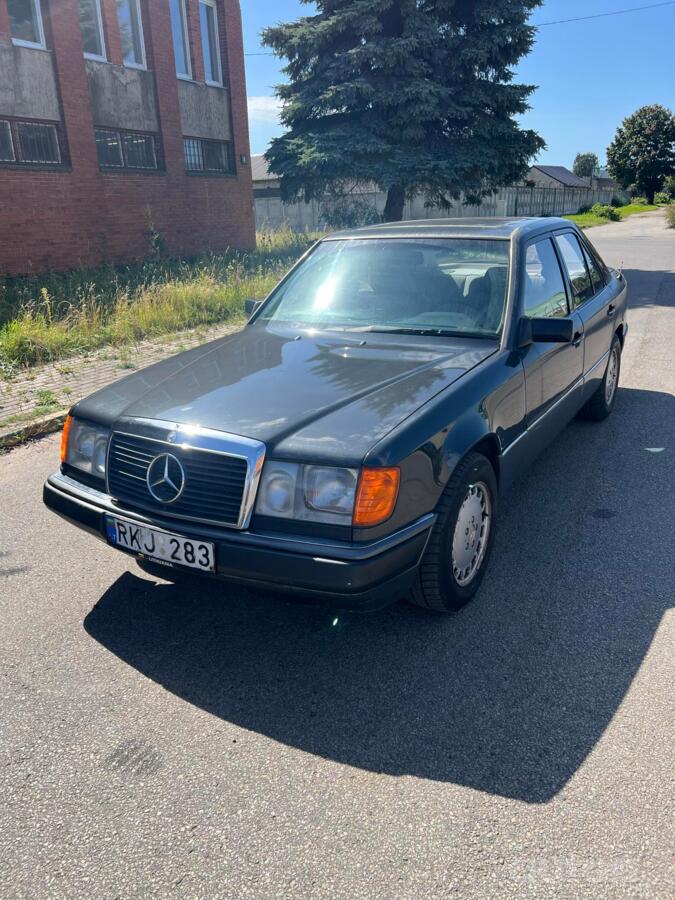 Mercedes-Benz W124 1 generation