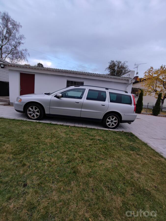 Volvo V70 2 generation [restyling] wagon 5-doors