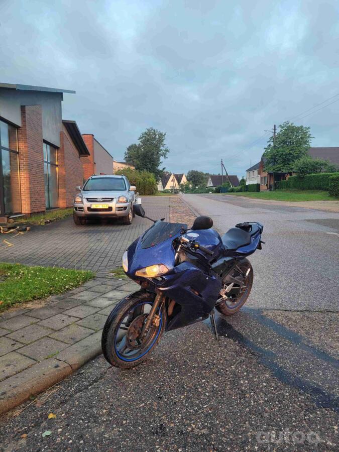 Yamaha TZR