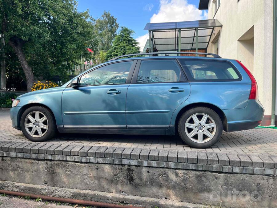 Volvo V50