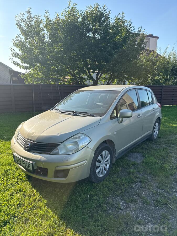 Nissan Tiida C11 Hatchback