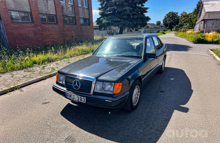 Mercedes-Benz W124 1 generation