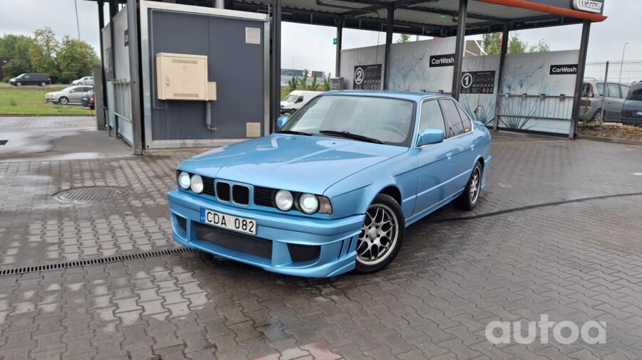 BMW 5 Series E34 Sedan