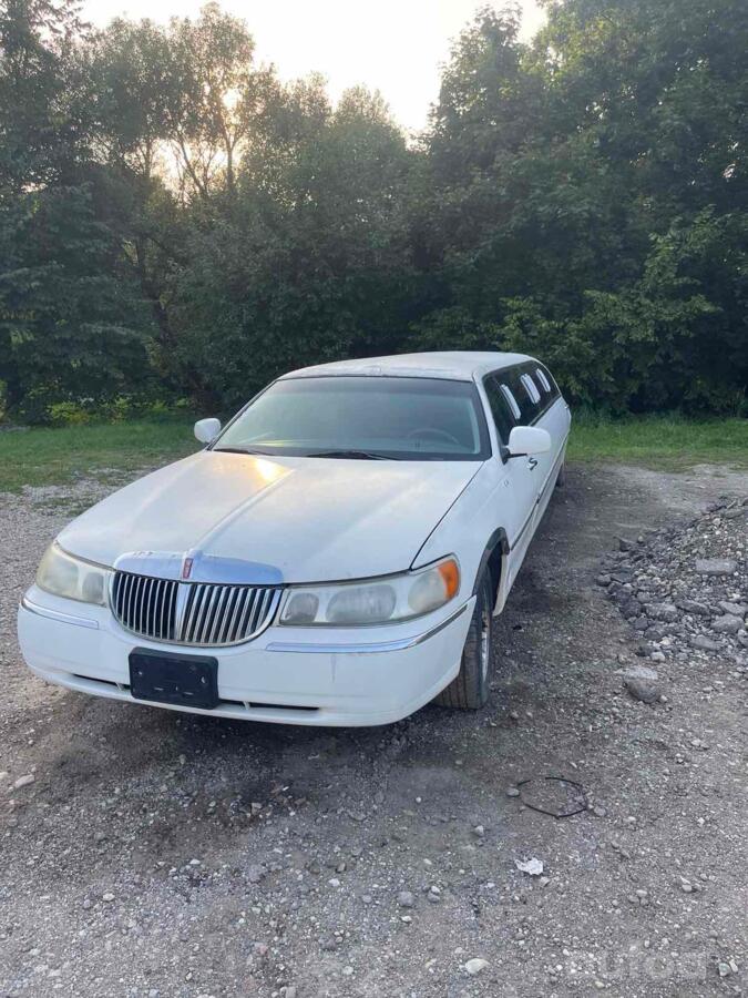 Lincoln Town Car 3 generation Stretch Limousine