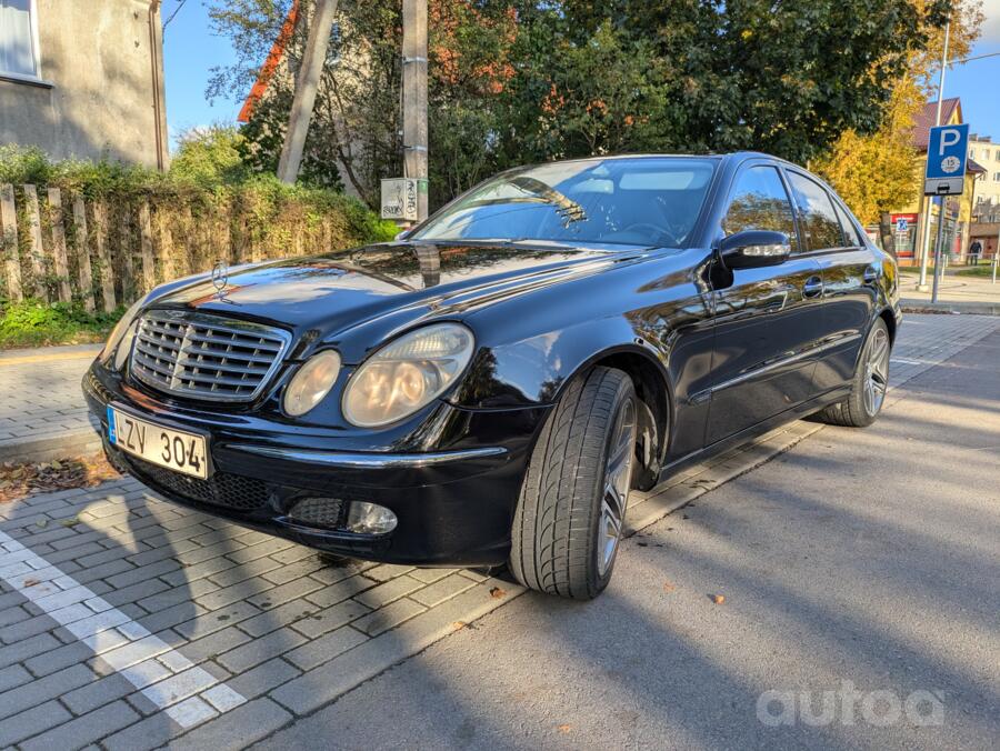 Mercedes-Benz E-Class W211 Sedan