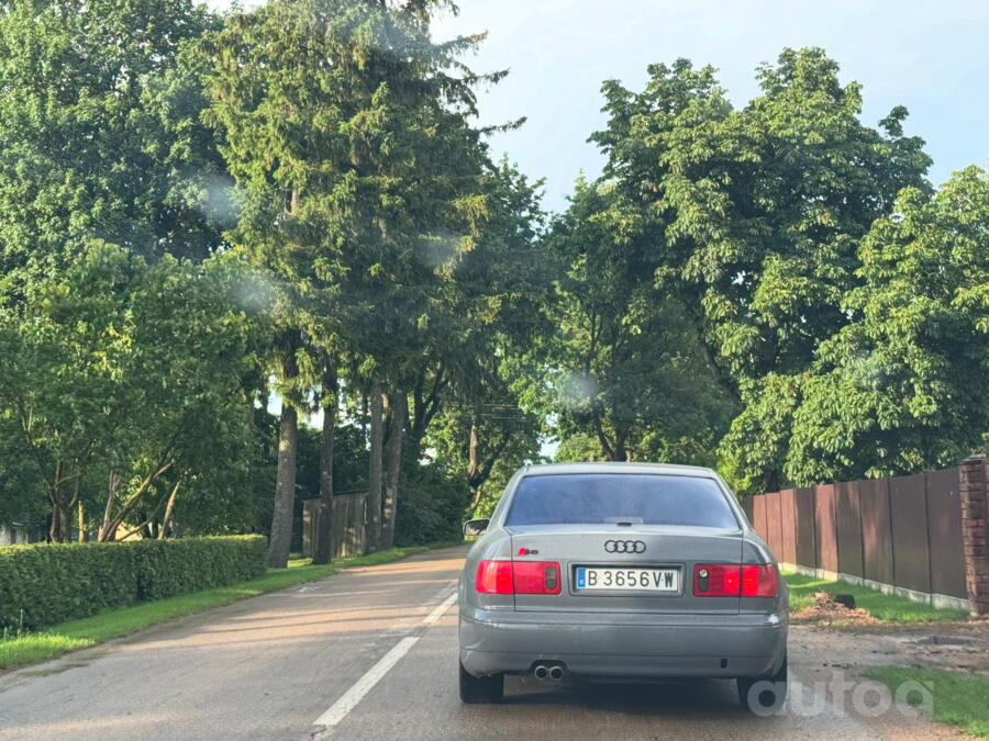 Audi S8 D2 Sedan