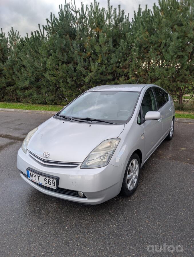 Toyota Prius 2 generation Hatchback