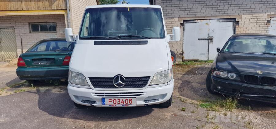 Mercedes-Benz Sprinter First generation