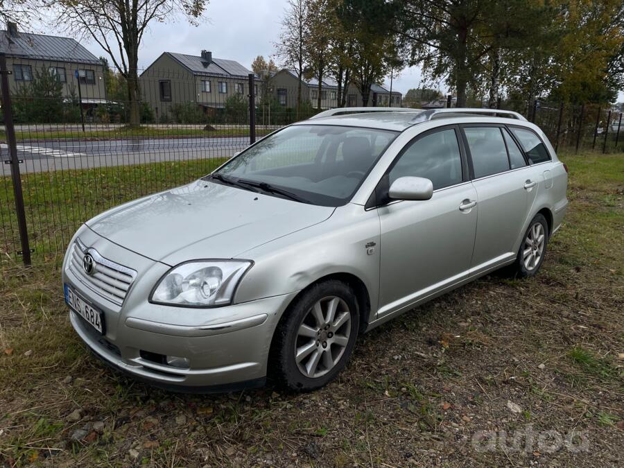 Toyota Avensis 2 generation wagon