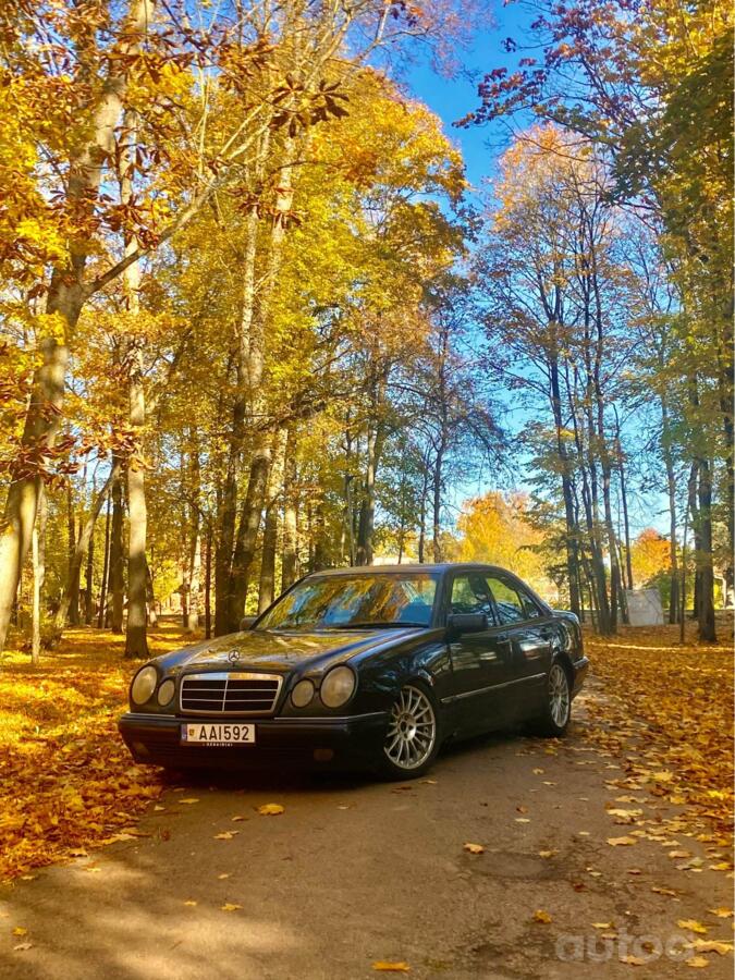 Mercedes-Benz E-Class W210 Sedan