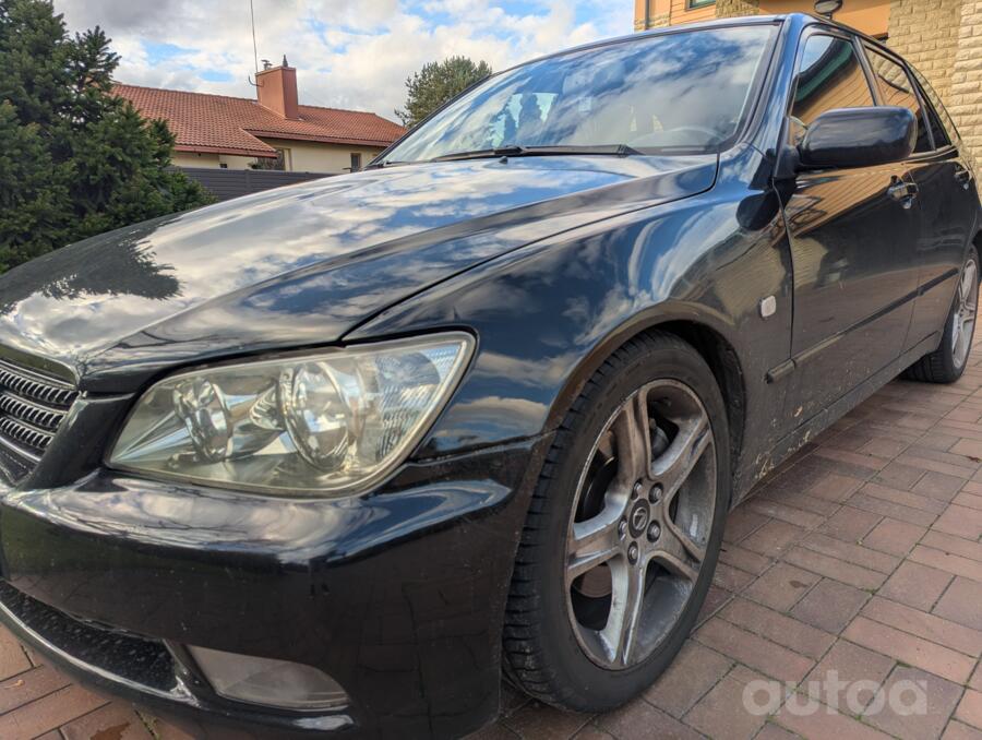 Lexus IS XE10 wagon
