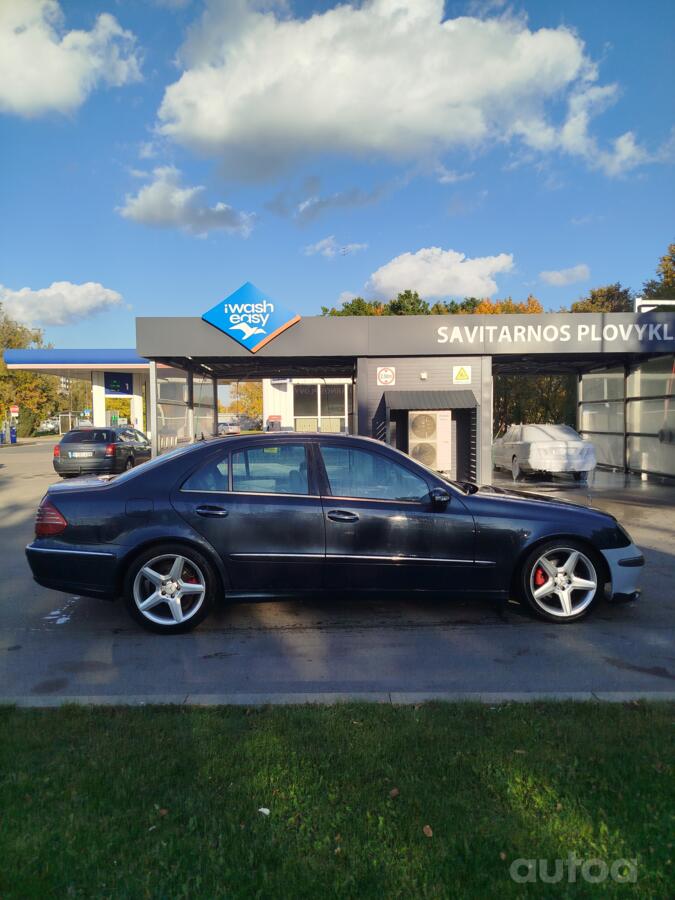 Mercedes-Benz E-Class W211 Sedan