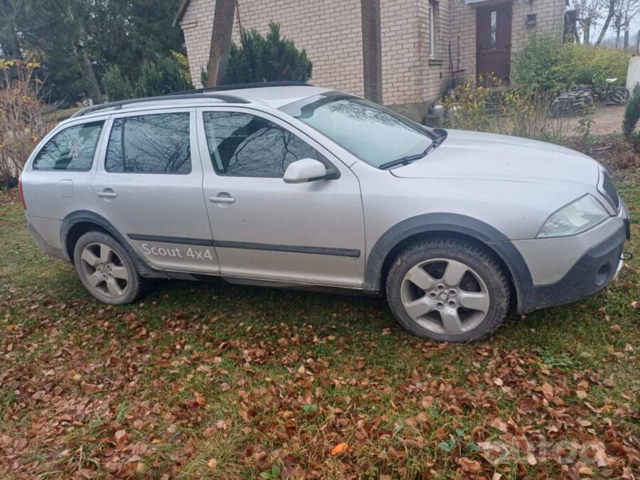 Skoda Octavia 2 generation Combi Scout wagon 5-doors