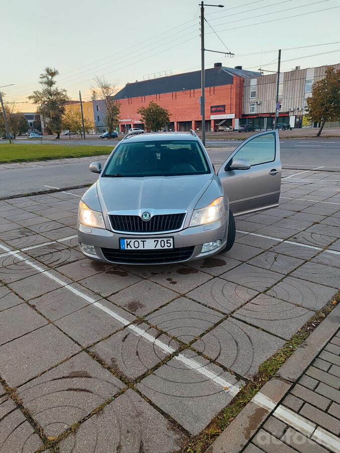 Skoda Octavia 2 generation [restyling] Combi wagon 5-doors
