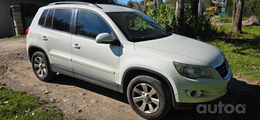 Volkswagen Tiguan 1 generation Crossover