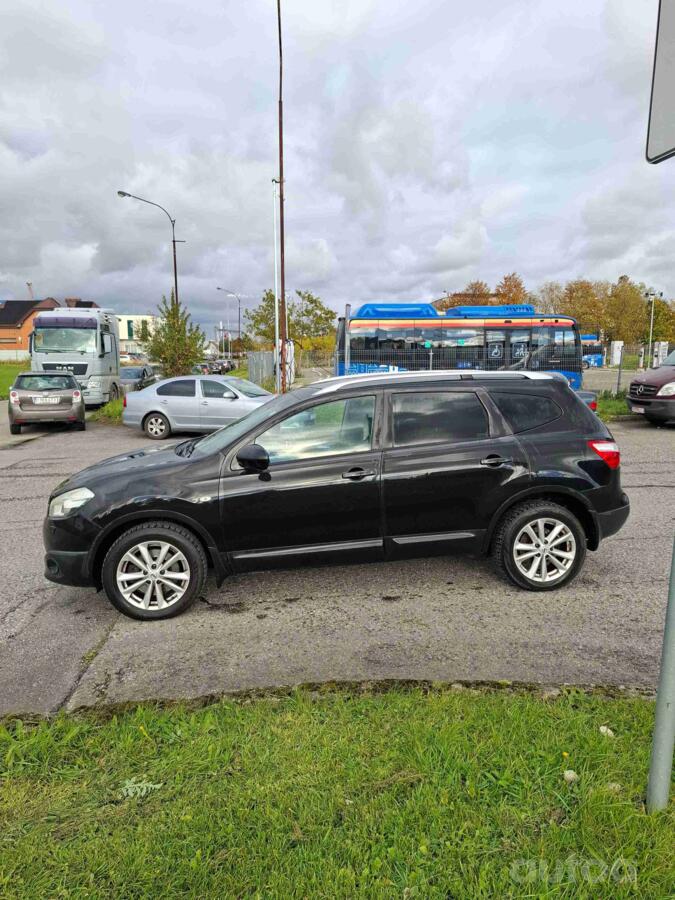 Nissan Qashqai+2