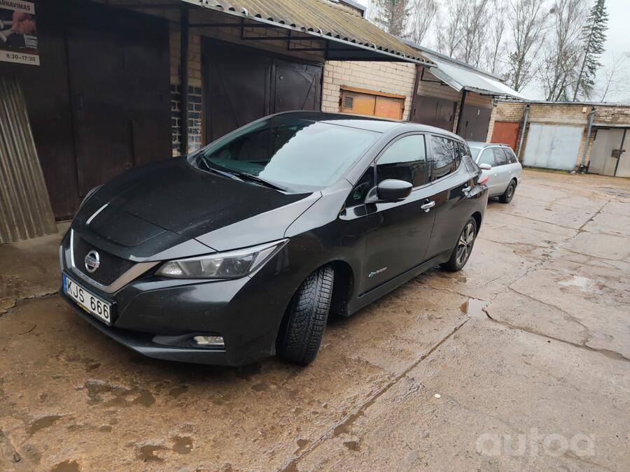 Nissan Leaf 2 generation Hatchback