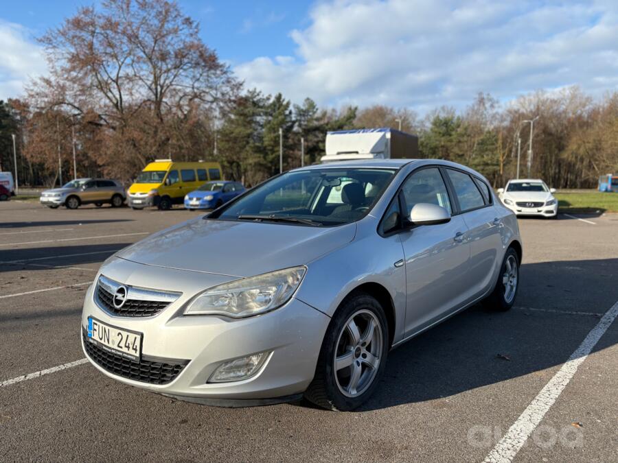 Opel Astra J Hatchback 5-doors