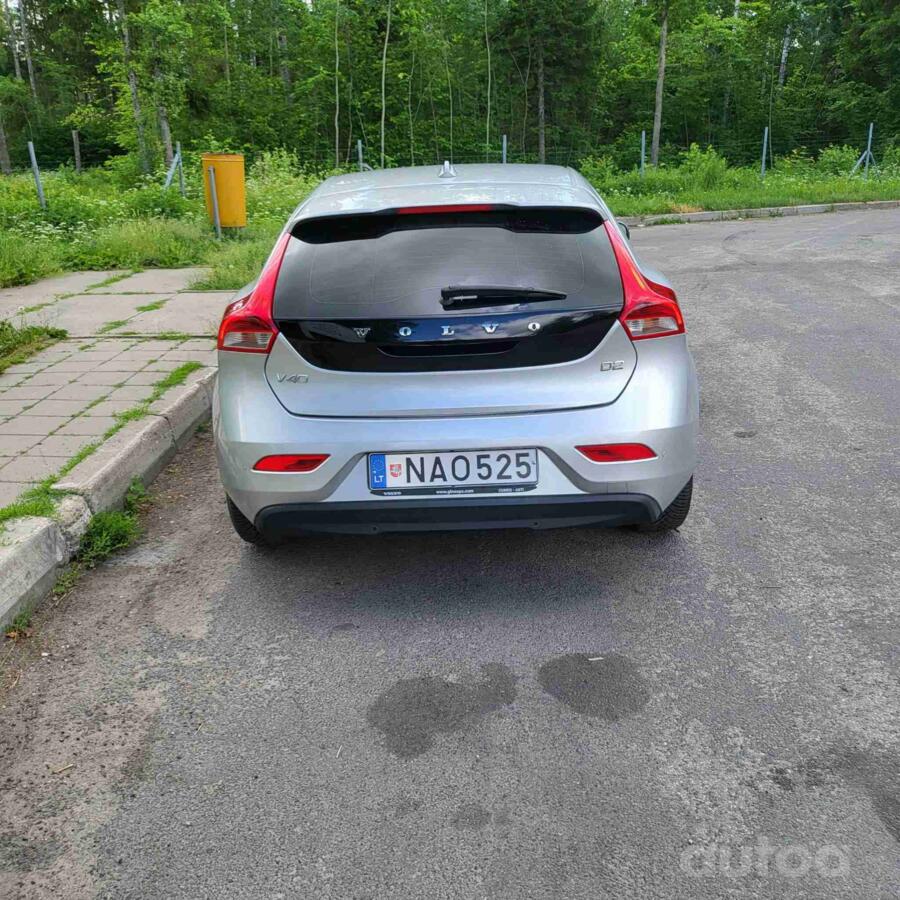 Volvo V40