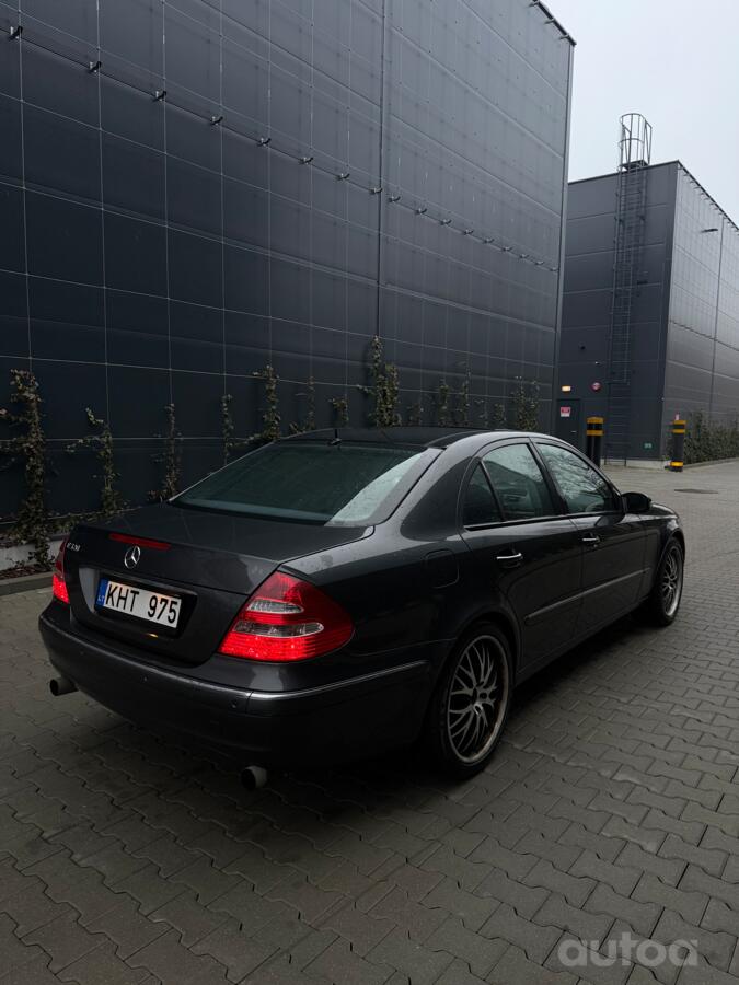Mercedes-Benz E-Class W211 Sedan