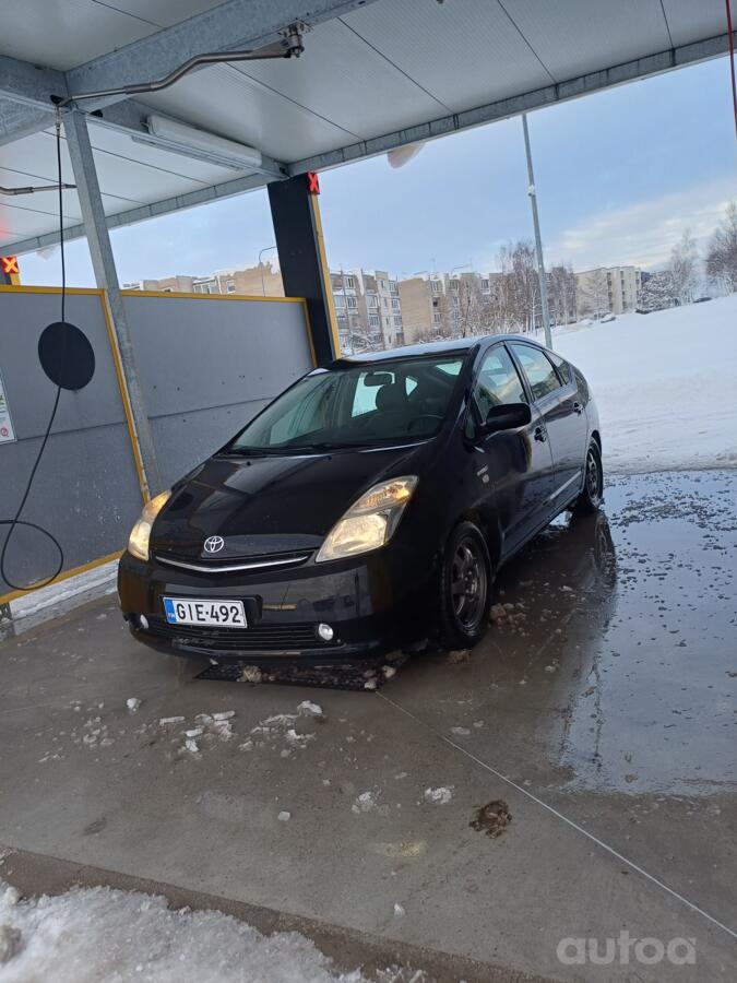 Toyota Prius 2 generation Hatchback