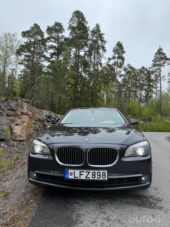 BMW 7 Series F01/F02 Sedan
