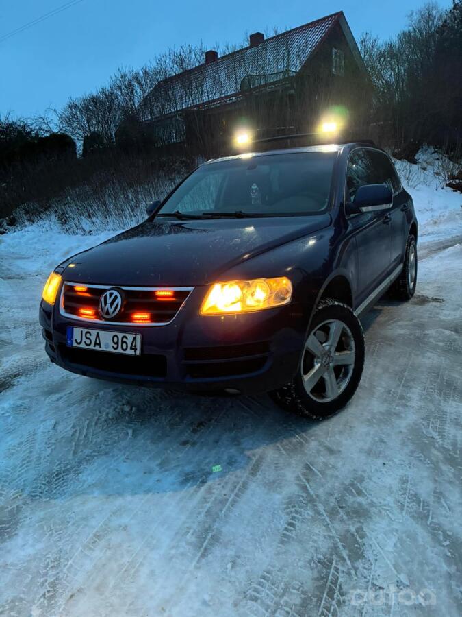 Volkswagen Touareg 1 generation Crossover