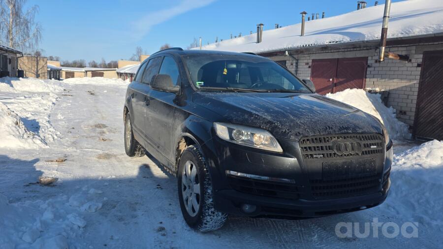 Audi Q7 4L Crossover
