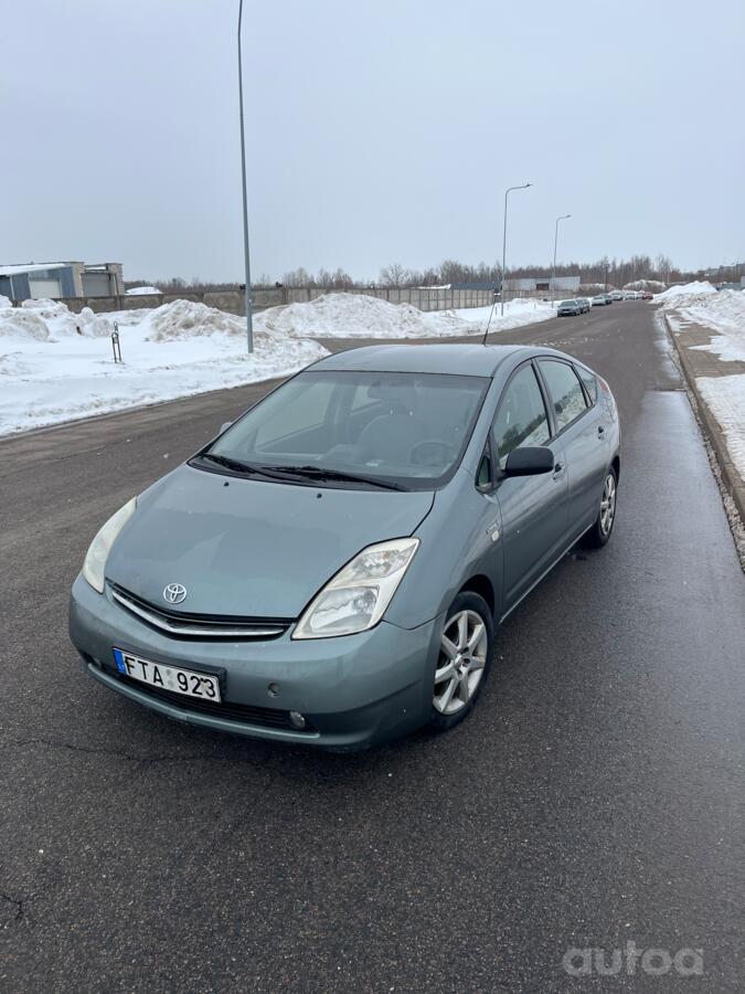 Toyota Prius 2 generation Hatchback
