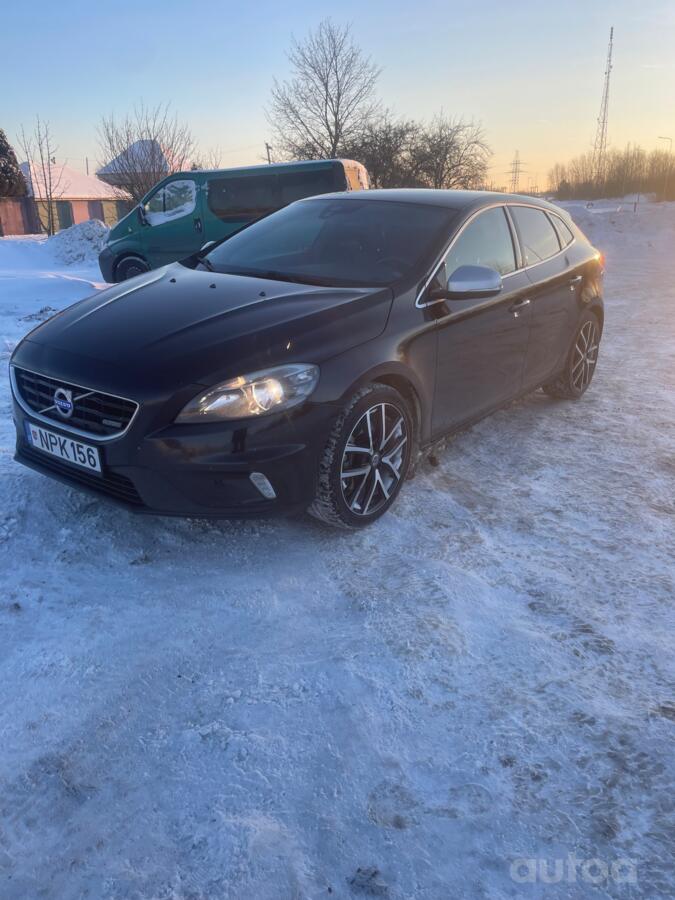 Volvo V40 2 generation Hatchback 5-doors