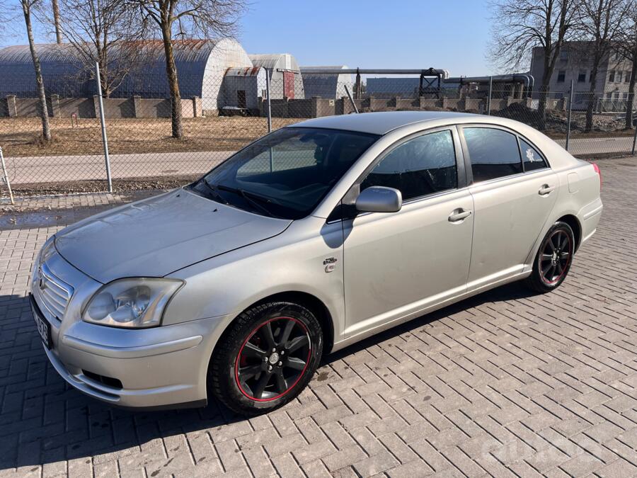 Toyota Avensis 2 generation Sedan