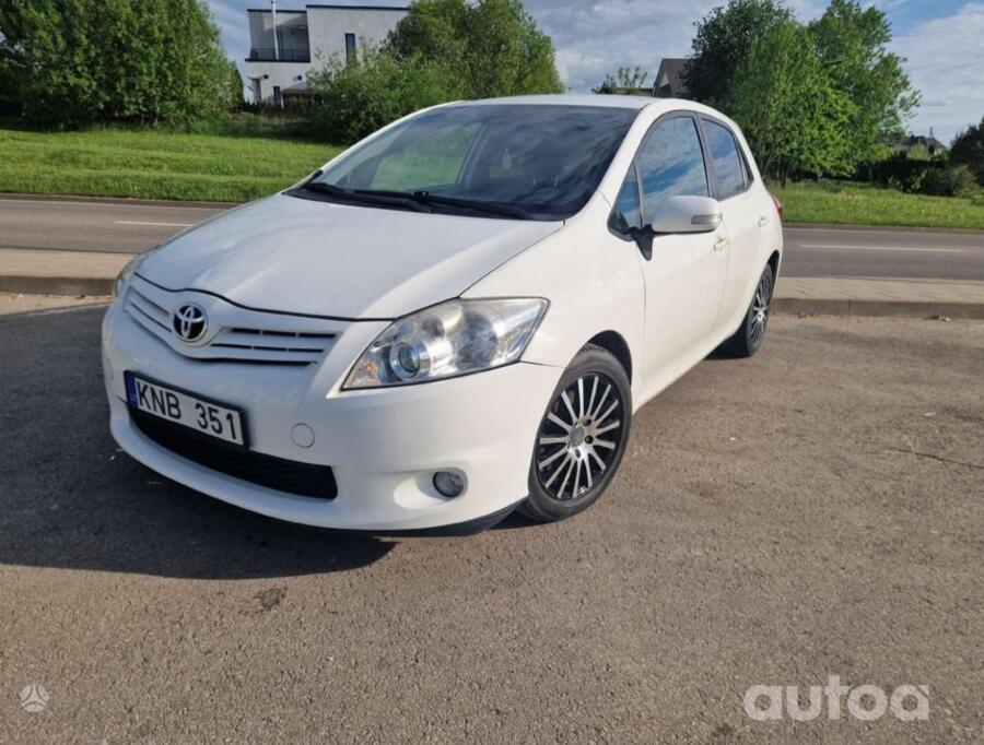 Toyota Auris 1 generation [restyling] Hatchback 5-doors