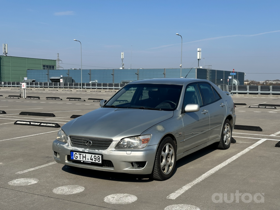 Lexus IS XE10 Sedan