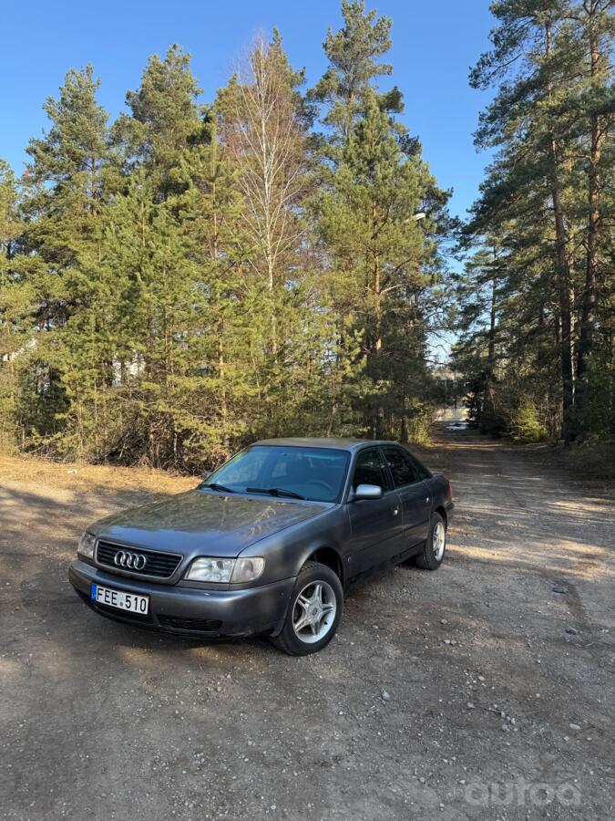 Audi A6 A4/C4 Sedan