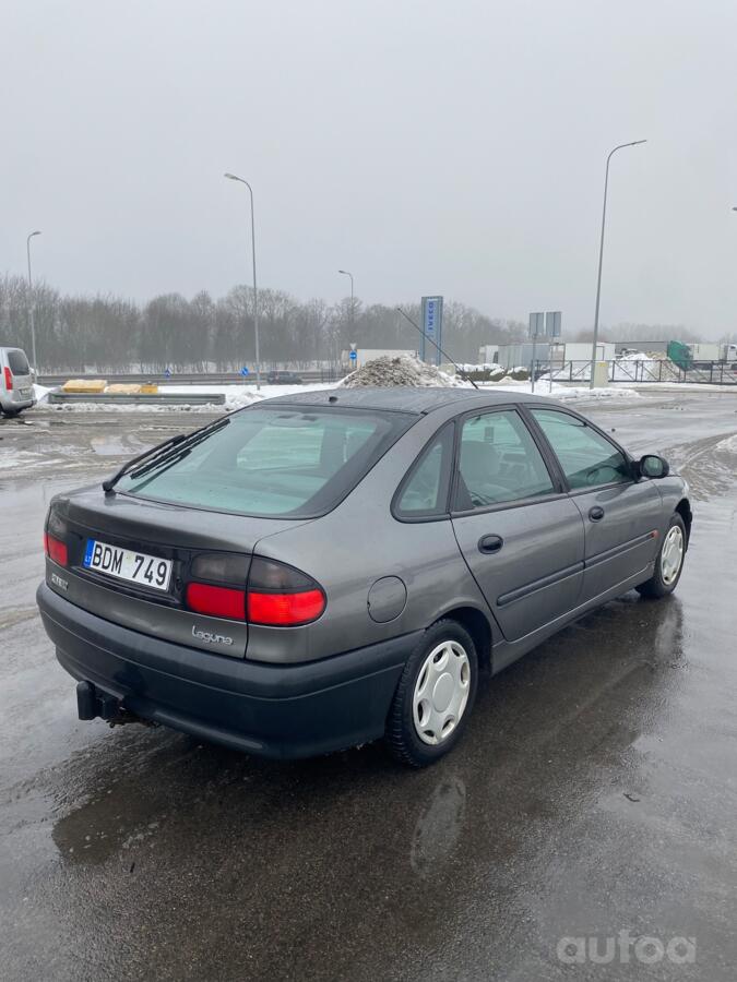 Renault Laguna 1 generation Liftback